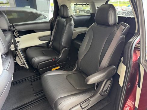 Used 2023 Kia Carnival SX Prestige FWD image 24
