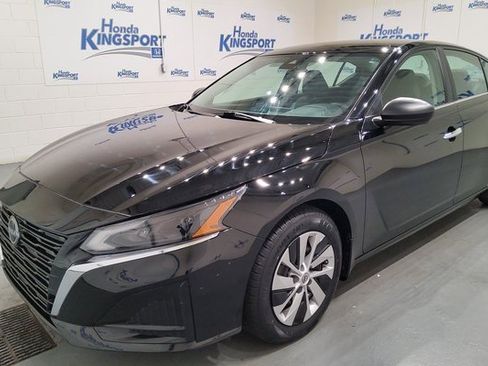 Used 2024 Nissan Altima 2.5 S image 6