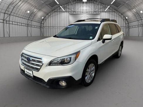 Used 2017 Subaru Outback 2.5i Premium image 10