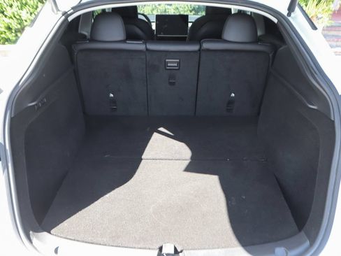 Used 2024 Tesla Model Y Long Range RWD image 8
