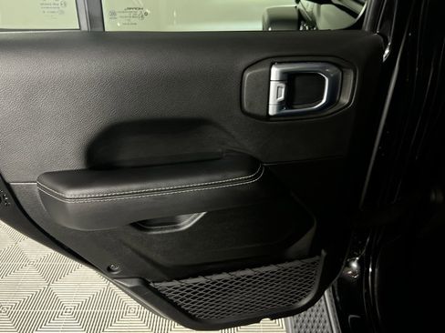 Certified 2022 Jeep Gladiator Overland w/ Popular Equipment Package image 26