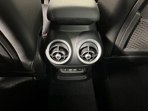 Used 2023 Alfa Romeo Stelvio Ti image 43