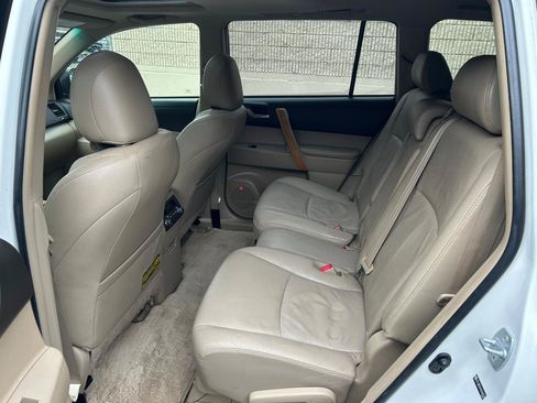 Used 2010 Toyota Highlander Limited AWD/4WD image 14