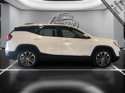 Used 2020 GMC Terrain SLT w/ Preferred Package FWD image 4