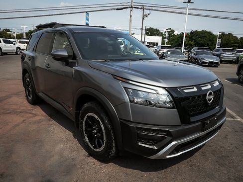 Used 2024 Nissan Pathfinder Rock Creek AWD/4WD image 3