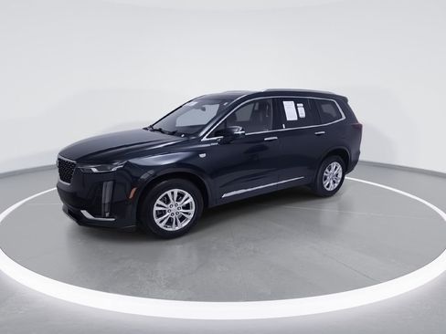 Used 2024 Cadillac XT6 Luxury w/ LPO, Floor Liner Package FWD image 6