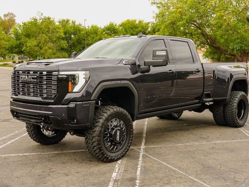 New 2026 GMC Sierra 3500 Denali Ultimate AWD/4WD image 3