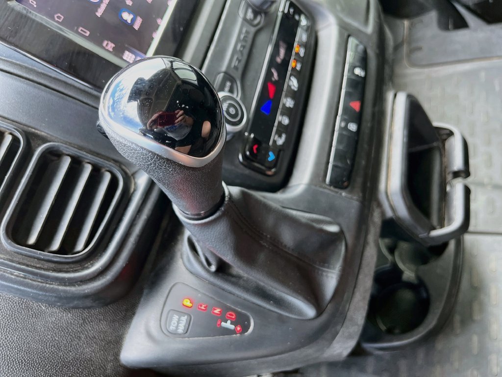 Used 2024 RAM ProMaster 2500 w/ Convenience Group FWD image 16