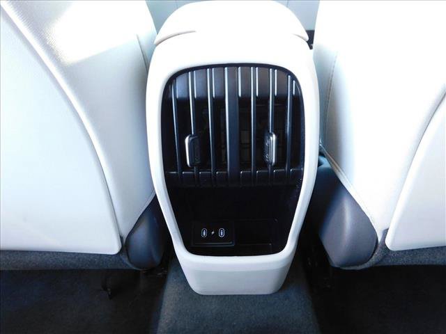 Used 2025 Hyundai Kona SEL FWD image 24