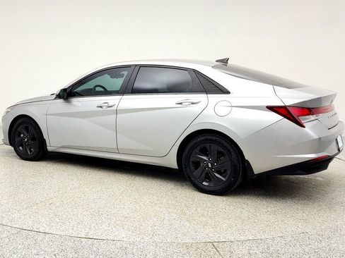 Used 2023 Hyundai Elantra SEL image 7