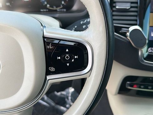 Used 2018 Volvo XC90 T6 Momentum w/ Convenience Package image 39