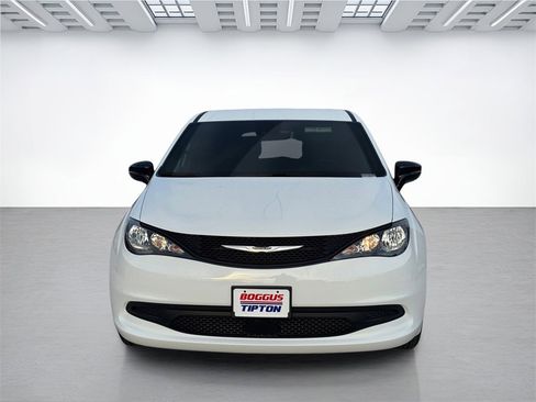 New 2026 Chrysler Voyager LX image 8