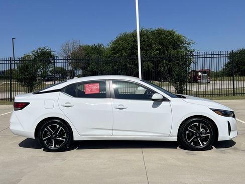Used 2025 Nissan Sentra SV FWD image 3
