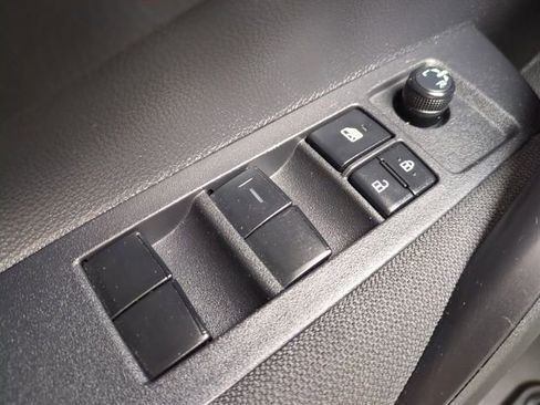 Used 2025 Toyota Corolla LE w/ LE Premium Package FWD image 21