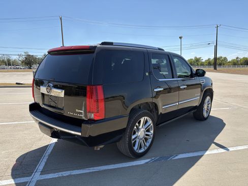 Used 2013 Cadillac Escalade Platinum image 5