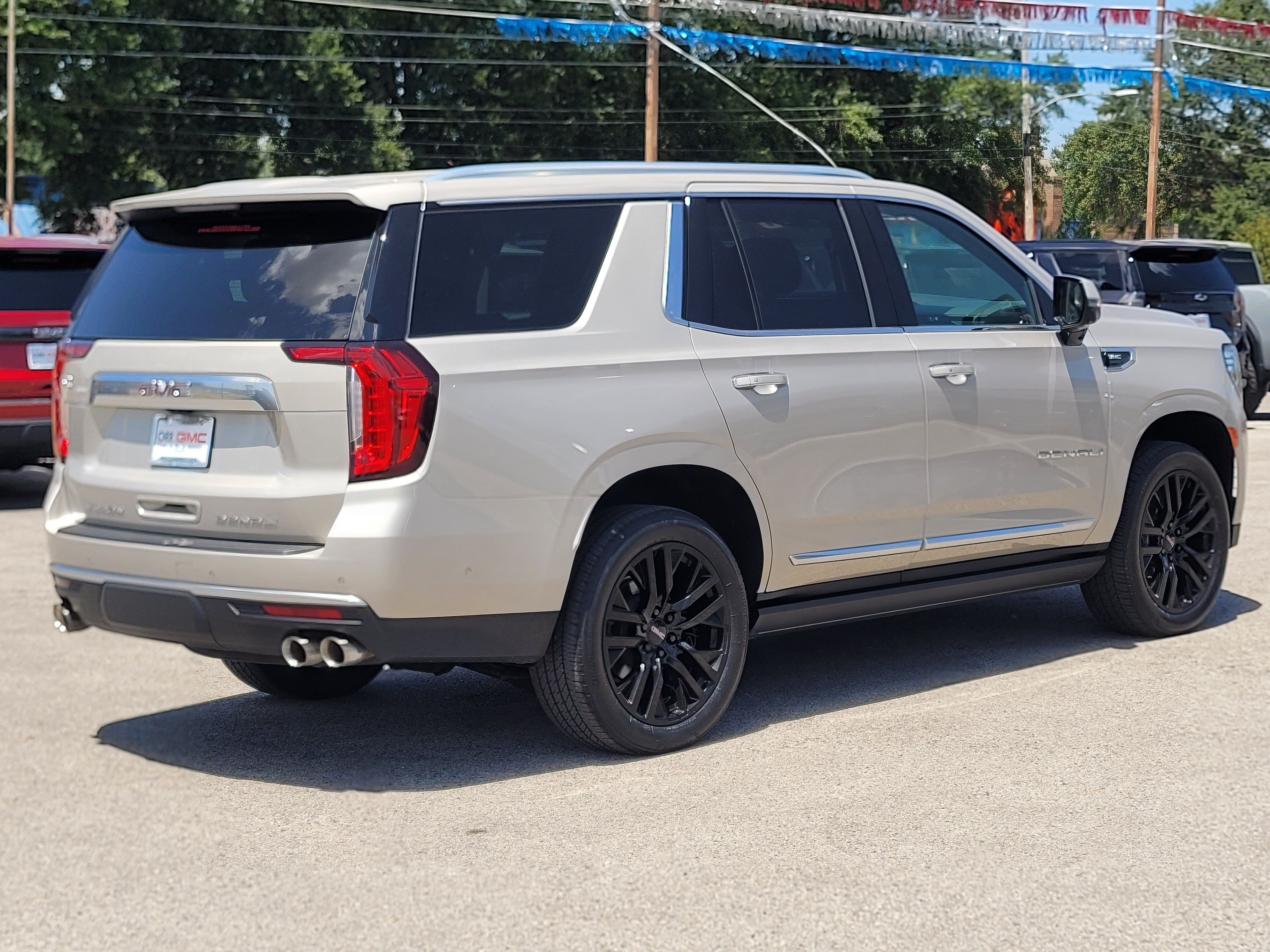 Used 2023 GMC Yukon Denali w/ Denali Reserve Package AWD/4WD image 4