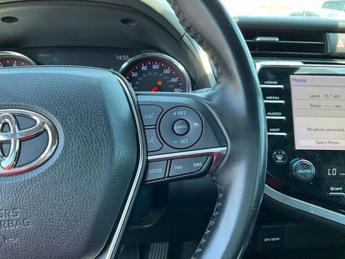 Used 2019 Toyota Camry XSE FWD image 11