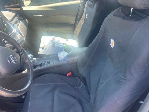 Used 2019 Toyota C-HR LE FWD image 8