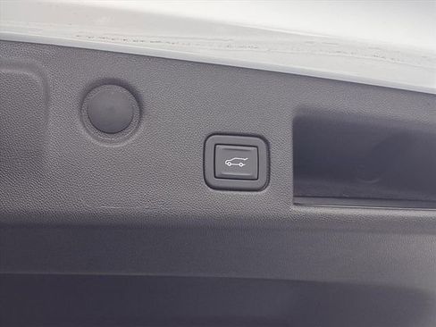 Used 2024 Chevrolet Equinox LT w/ LPO, Floor Liner Package image 21