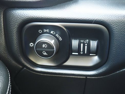 Used 2019 RAM 2500 Big Horn image 23