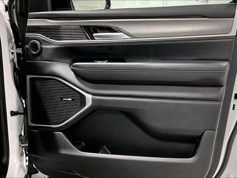 Used 2025 Jeep Wagoneer Series II w/ Premium Group I image 23