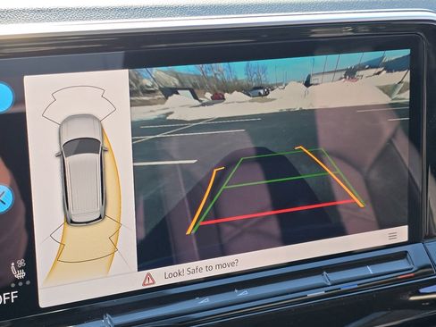 New 2026 Volkswagen Atlas SE image 5