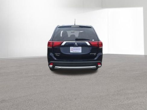Used 2016 Mitsubishi Outlander SE FWD image 3