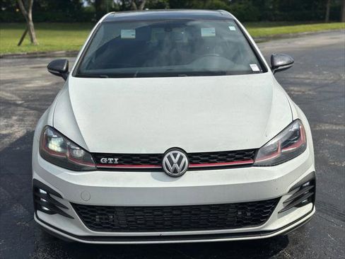 Used 2018 Volkswagen GTI SE w/ SE Leather Package FWD image 3