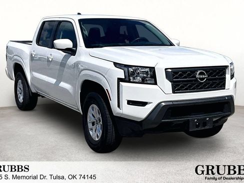 Used 2024 Nissan Frontier SV AWD/4WD image 1