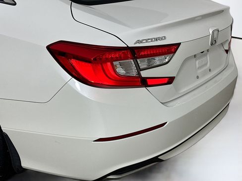 Used 2018 Honda Accord LX image 38