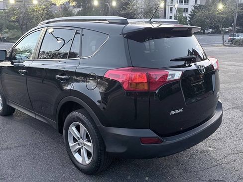 Used 2014 Toyota RAV4 XLE AWD/4WD image 10