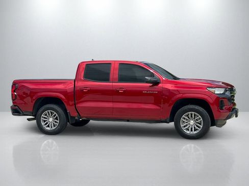 Used 2025 Chevrolet Colorado LT RWD image 4