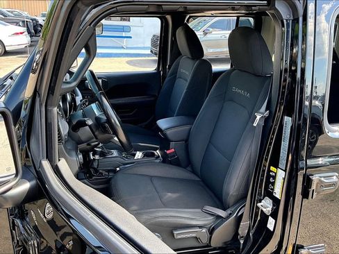 Used 2020 Jeep Wrangler Unlimited Sahara AWD/4WD image 20