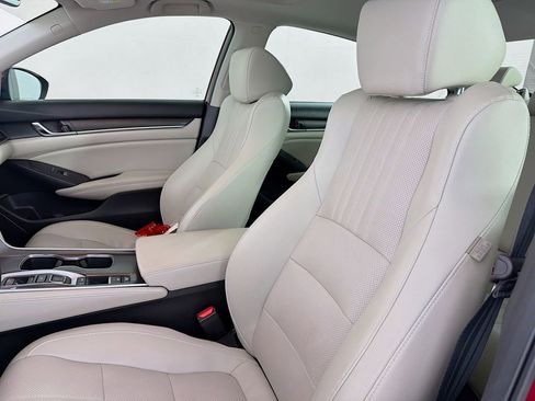 Used 2018 Honda Accord Touring image 31