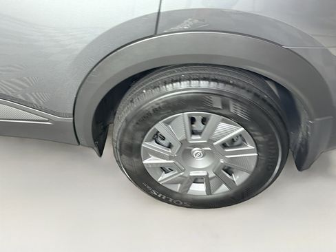 Used 2025 Nissan Kicks S FWD image 11