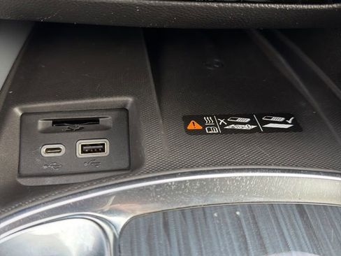 Used 2024 Buick Enclave Essence image 26