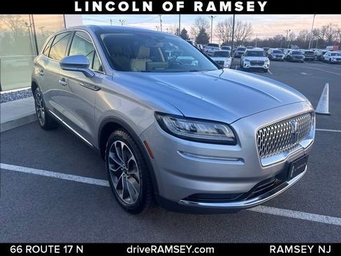 Used 2022 Lincoln Nautilus Reserve image 10