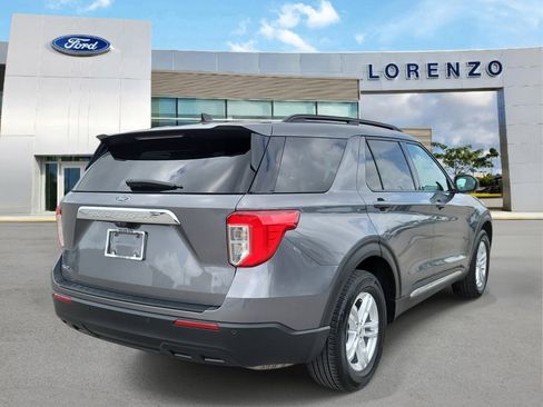 Used 2024 Ford Explorer XLT RWD image 5