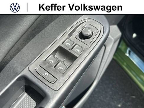 New 2026 Volkswagen Taos SE AWD/4WD image 15