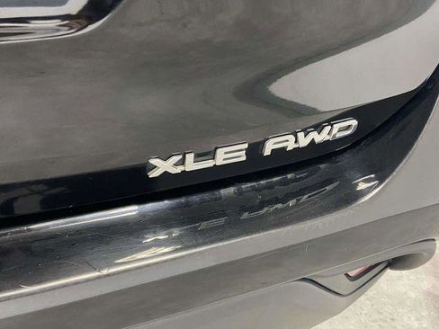 Certified 2022 Toyota Highlander XLE image 11