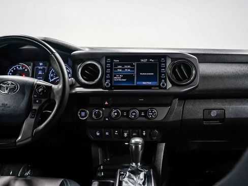 Certified 2020 Toyota Tacoma TRD Off-Road w/ Technology Package AWD/4WD image 13