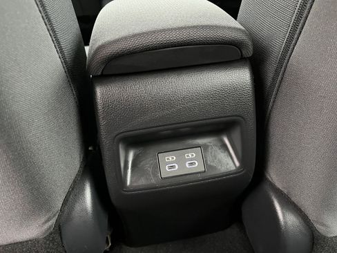 Used 2025 Toyota Corolla LE image 24