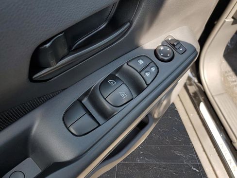 New 2025 Nissan Kicks Play S image 24