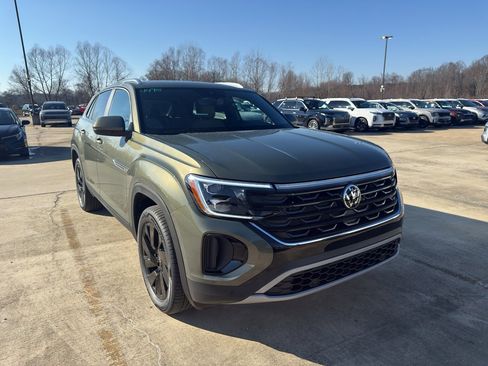 New 2026 Volkswagen Atlas Cross Sport SE FWD image 3