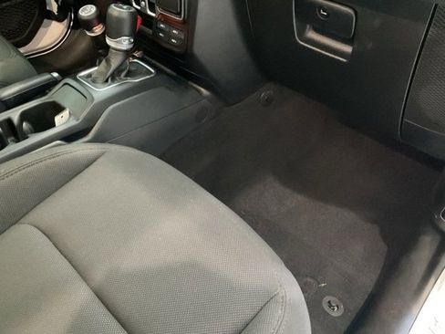 Used 2023 Jeep Gladiator Willys image 23