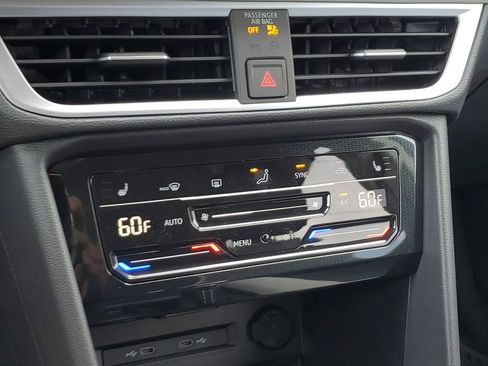 New 2026 Volkswagen Taos SE FWD image 25
