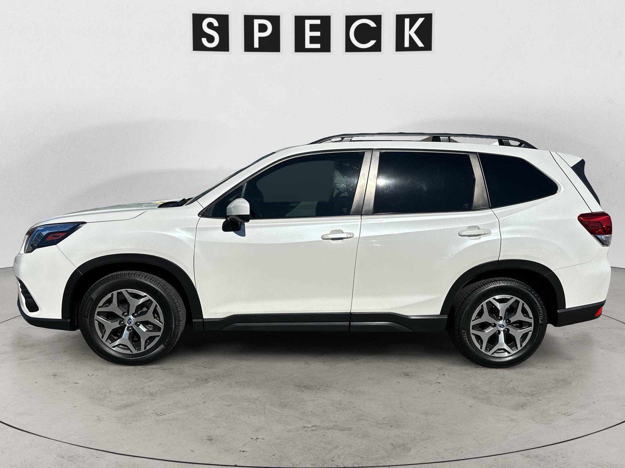 Used 2022 Subaru Forester Premium AWD/4WD image 2