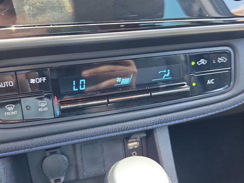 Used 2017 Toyota Corolla SE FWD image 17