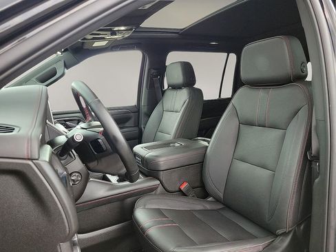 Used 2023 Chevrolet Suburban RST w/ Luxury Package AWD/4WD image 12