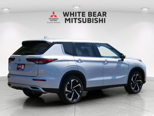 Used 2024 Mitsubishi Outlander SE AWD/4WD image 5